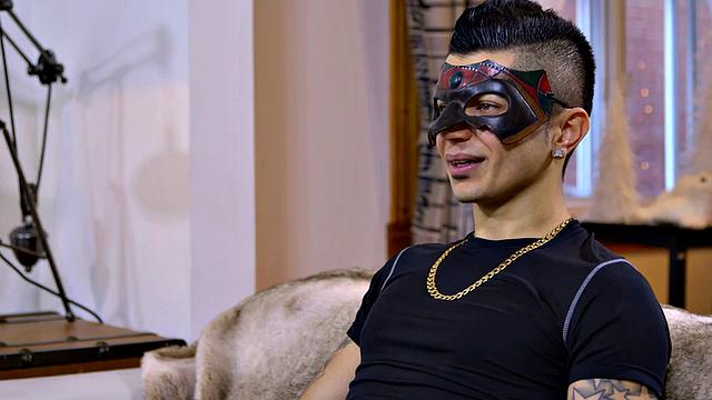 Amateur masked stud cums after BJ and HJ by cameraman