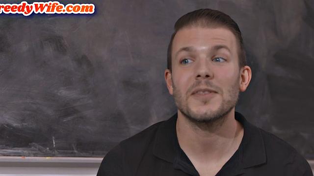 Hairymuff MILF spreading her cunt