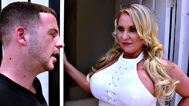 Chrissy Monroe creamed