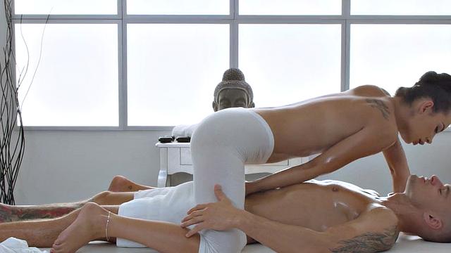 Slowpace seductive sensual couple massage