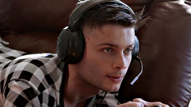 Muscled jock with tattoos barebacks gamer's asshole