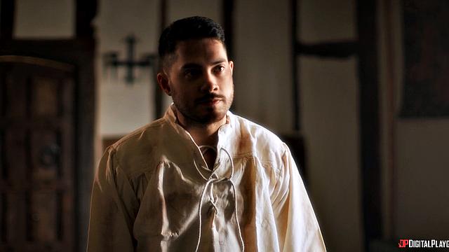 Эльфийка с тату и король трахаются втроем на троне, сперма на лице и страсть в каждом движении с Rae Lil Black и Danny D.