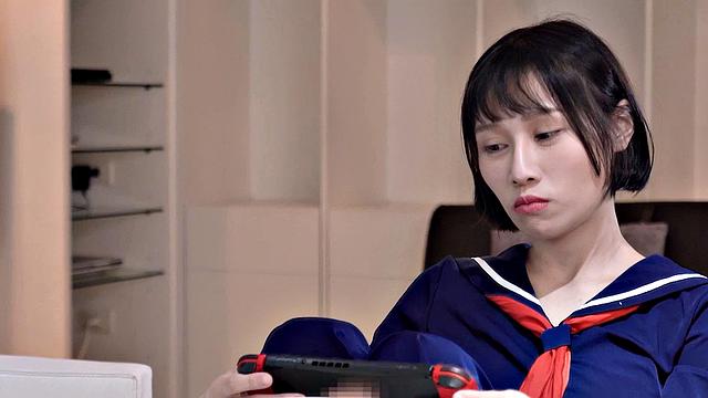 Xiao Ye Ye seduces and fucks her sister's boyfriend