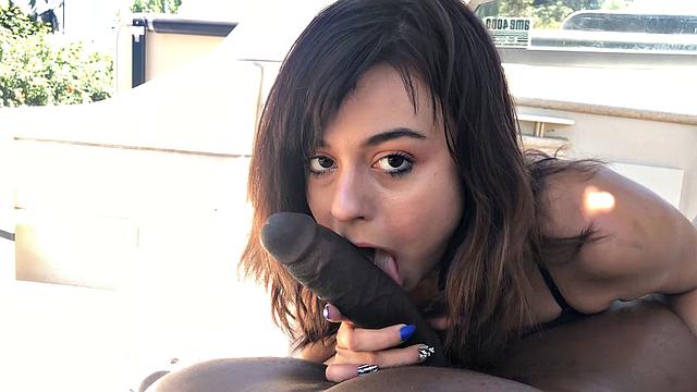 nova cane заглатывает bbc и трахается раком на лодке