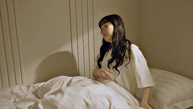 Sunny Fucks Noisy Roommate