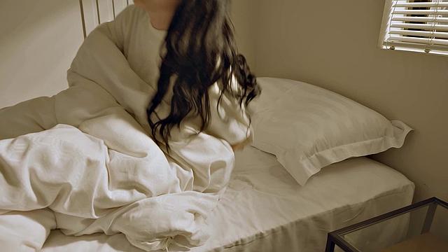 Sunny Fucks Noisy Roommate