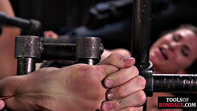 Tied up sub slut gets her feet used by domino master