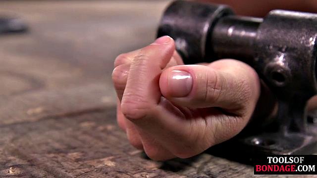 Tied up sub slut gets her feet used by domino master