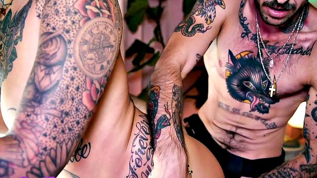 Pussyboi enjoys playing with female before fucking with toy