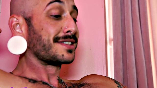 Pussyboi enjoys playing with female before fucking with toy