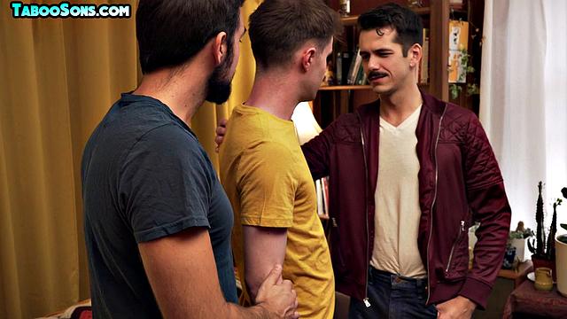 Stepfamily throuple with lumbersexual and jocks