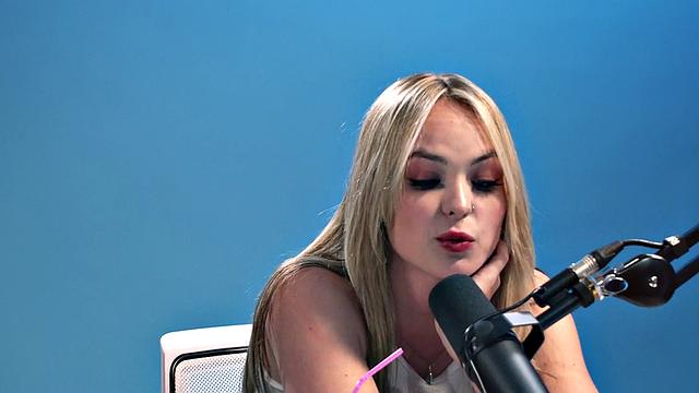 Dildo loving babe solo masturbates with vibrator until orgasm