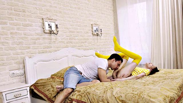 SIS.PORN. Babe of easy virtue has arousing sex with stepbro