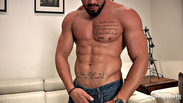 Big Biker Jerks His Meat For The Camera - Maskurbate