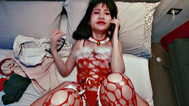 Busty Brunette Chen Xi Betrays Her Boyfriend