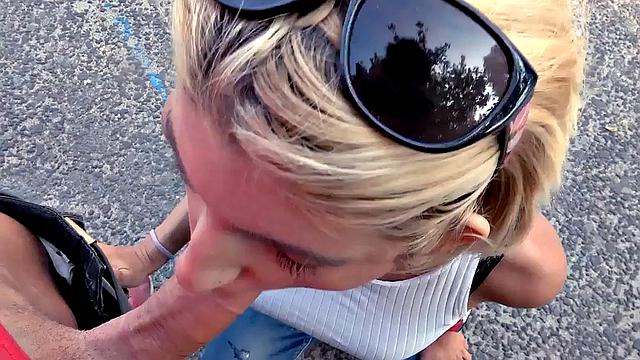 жаркая встреча с тиндером - трахаются на парковке