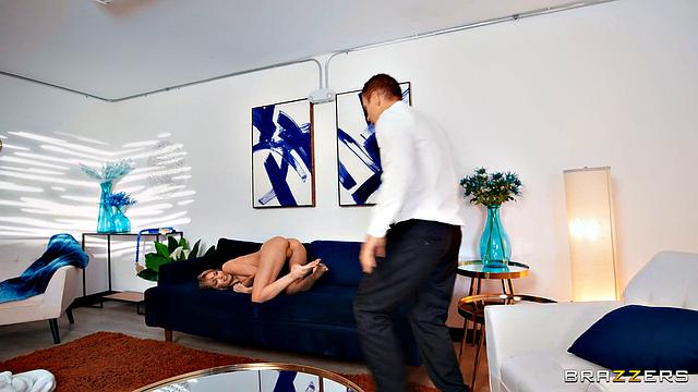 Жена не отпускает на работу, пока не накормила спермой