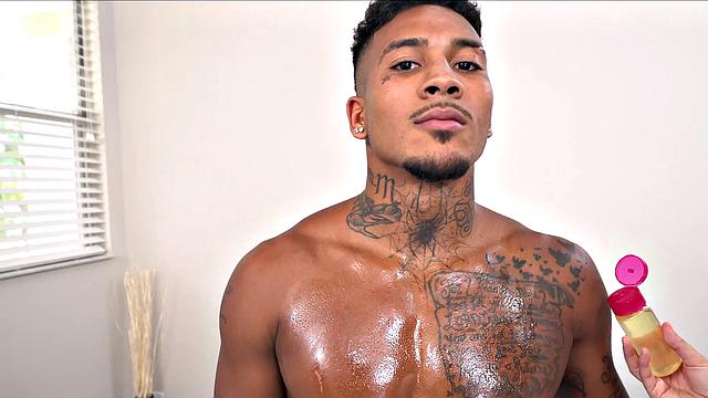 Бруки Блэр заглатывает Тито Уайлдса по самой глотке