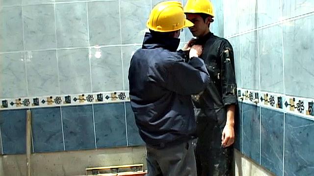 Латиносы Эдуардо и Дейвис жарко трахаются друг с другом в гей-сцене.