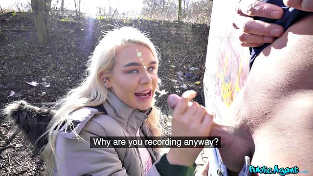 British tourist sucks Czech cock