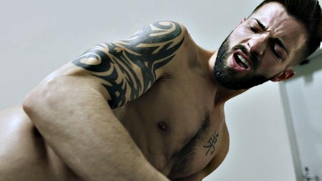 Taboo 3some between bareback and rimjob loving studs