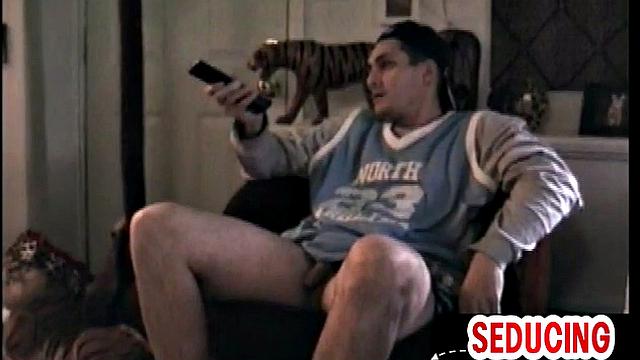 Seduced fellow sucked by gaydaddy in homemade video