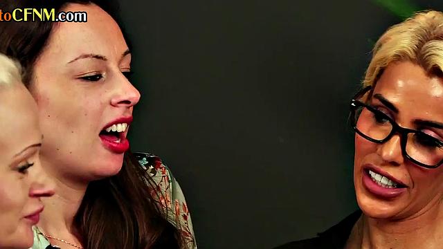 Amateur CFNM brits giving head in group to lucky guy