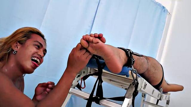 Chubby Cyruz Tickled