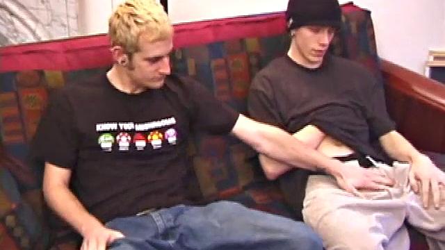 Torque и Shane устраивают горячий минет с кончей на камеру