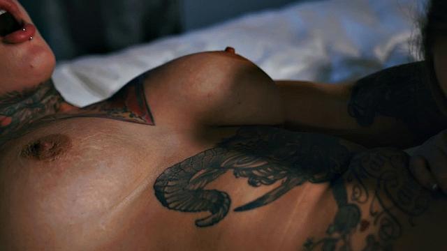 Lez inked bigtits babe in 69 scissoring with smalltits GF