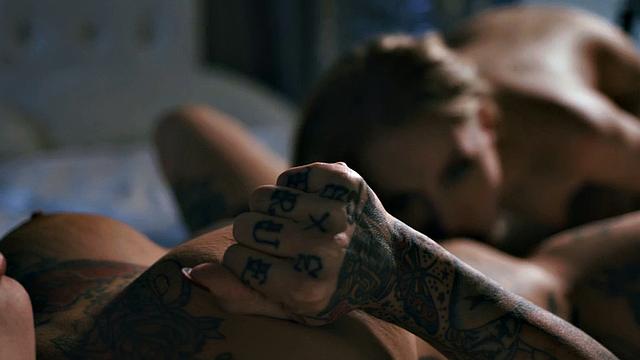 Lez inked bigtits babe in 69 scissoring with smalltits GF