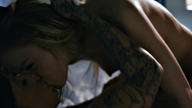 Lez inked bigtits babe in 69 scissoring with smalltits GF