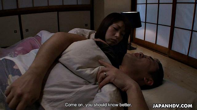 Маки Ходзё трахается с мужем подруги на работе - офис скучать не даёт