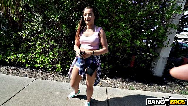 Big Booty Hottie Fucks on Bus