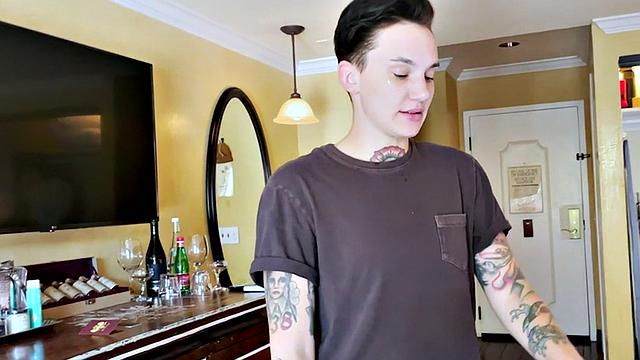 21yo Transboy kisses n cuddles babe in amateur softcore