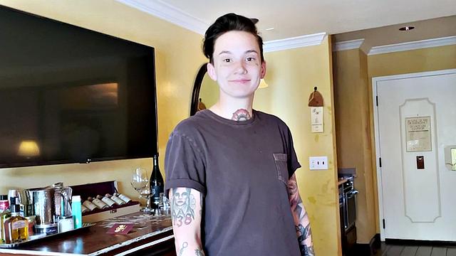 21yo Transboy kisses n cuddles babe in amateur softcore