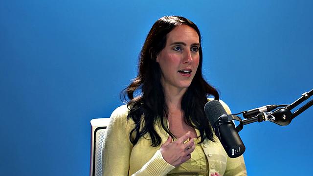 Solo babe enjoys masturbation after casting