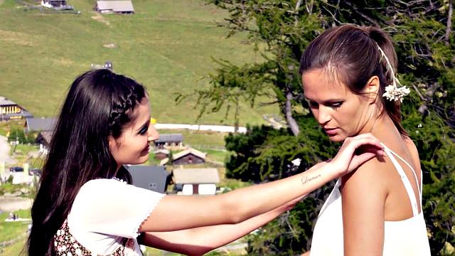 Lesbian Intermezzo In Sunshine