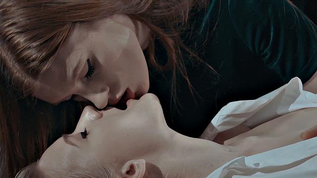 Bree Haze Licks Rossy's Pussy