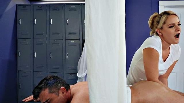 Bisex masseuse blows in gloryhole and gets nailed in massage 3way