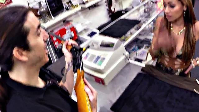 Boss bangs Latin hottie in her wet pussy hole for cash