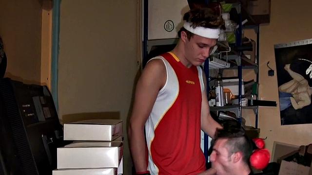 Amateur boxer fucks judge in basement after round