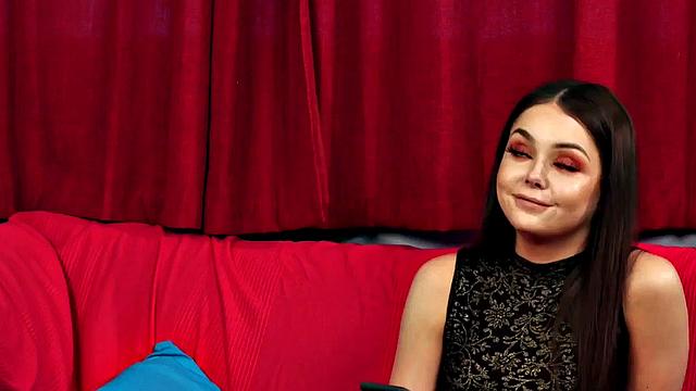 Voyeur babe getting horny