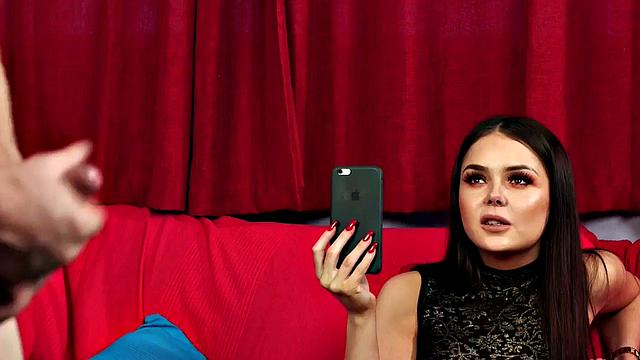 Voyeur babe getting horny