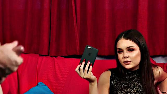 Voyeur babe getting horny