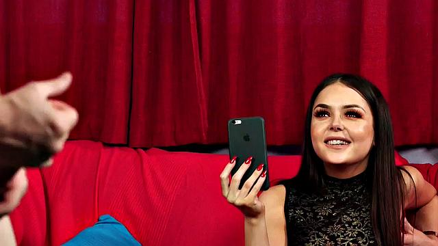 Voyeur babe getting horny