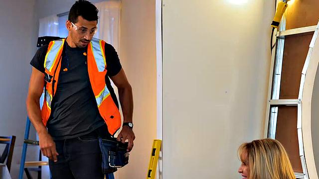 Sexy babe, Daisy Stone, loves her pussy pounded... especially by men