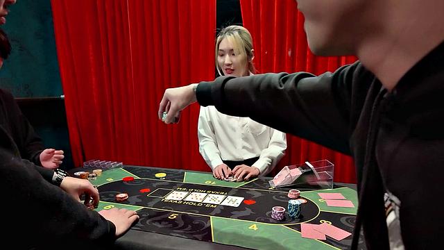 Li Zhiyan is the dealer who gets at work