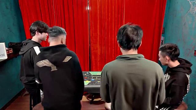 Li Zhiyan is the dealer who gets at work