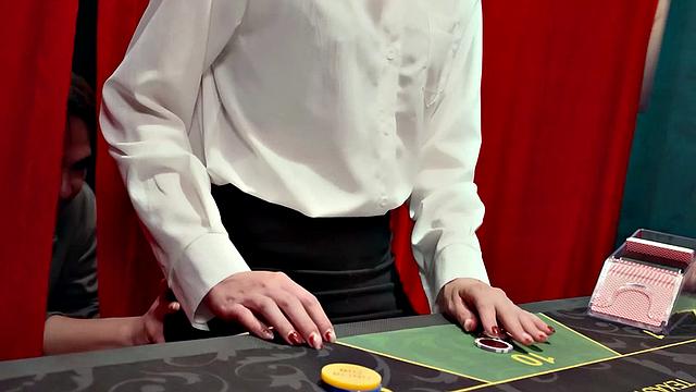 Li Zhiyan is the dealer who gets at work